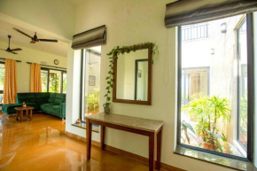 Calm Waters Beach House - ECR Paramankeni